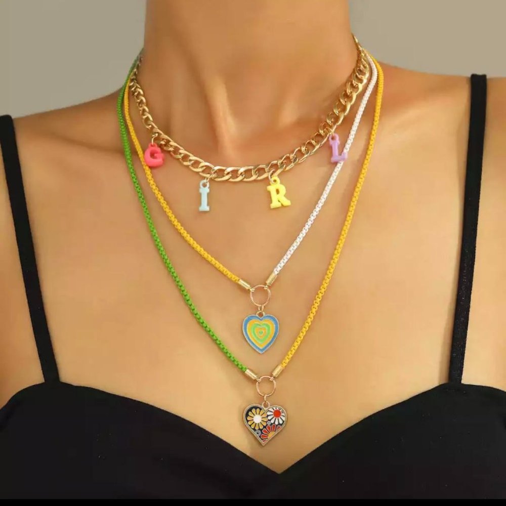 Korean-style necklace "GIRL"